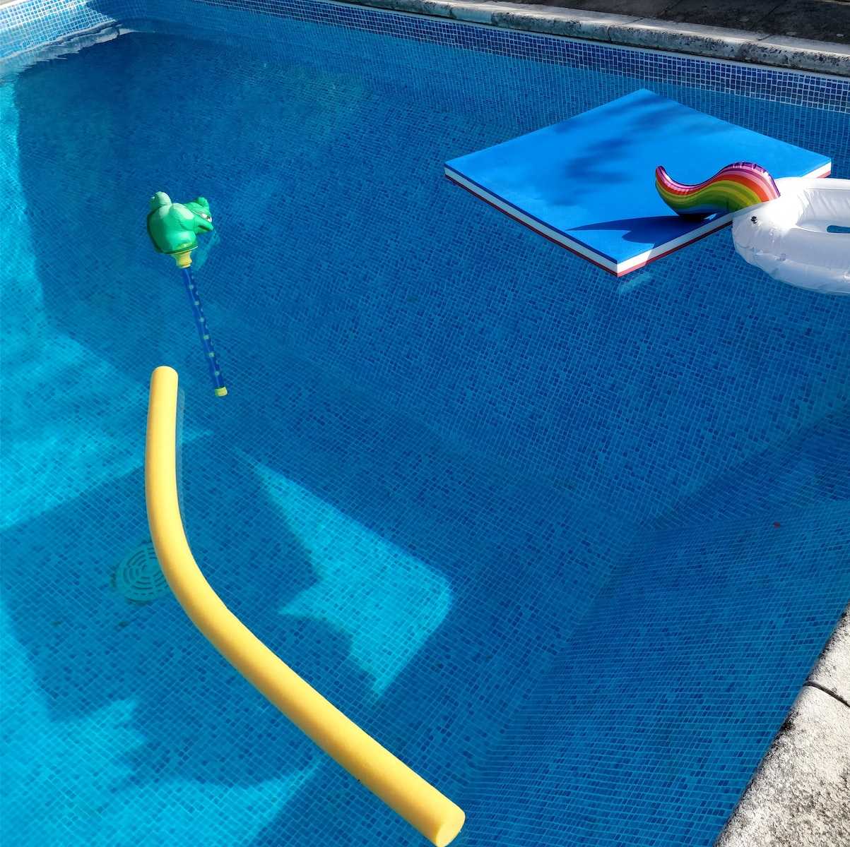 unicorn floater in water pool